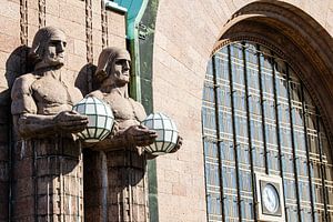 Porteurs de lanternes de gare à Helsinki