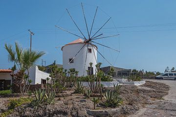 Greek windmill by Rinus Lasschuyt Fotografie