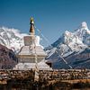 Mount Ama Dablam (6812m) en mount Everest (8848m) in Nepal van Thea.Photo