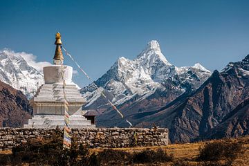 Mont Ama Dablam (6812m) et Mont Everest (8848m) au Népal sur Thea.Photo