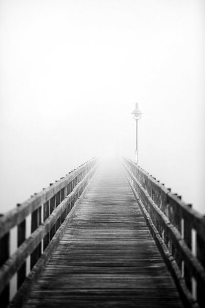 Holzbrücke mit Lampe von Jana Behr