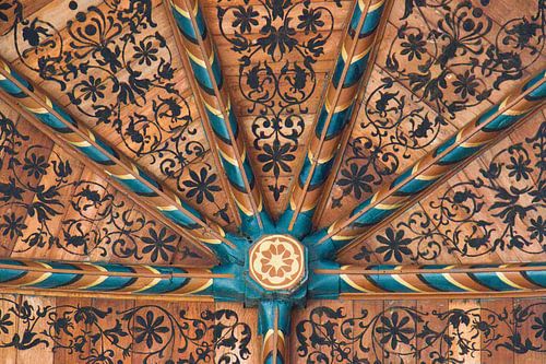 Het prachtige plafond in de Ruïnekerk in Bergen