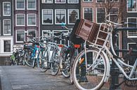 fietsen in Amsterdam van Ali Celik thumbnail