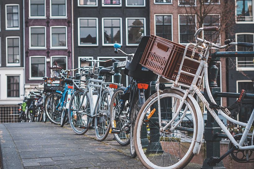 fietsen in Amsterdam van Ali Celik