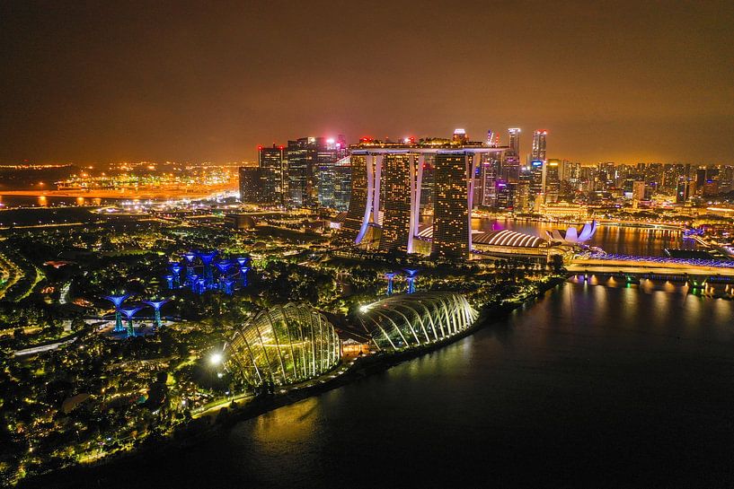 Singapore by Hello Pompoyo