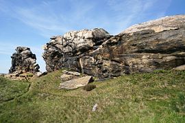 Le mur du diable dans les montagnes de Preharz, près de Weddersleben. sur Heiko Kueverling