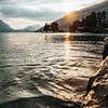 Interlaken zonsondergang aan de waterkant van Jeanine Verbraak