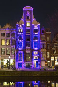 Illuminated canal house Amsterdam by Anton de Zeeuw