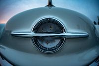 Chrom-Emblem auf der Nase Oldtimer