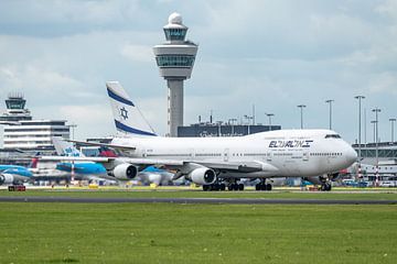 Le Boeing 747-400 d'El Al à l'aéroport de Schiphol (4X-ELE). sur Jaap van den Berg