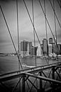 NYC Ausblick von der Brooklyn Bridge | Monochrom von Melanie Viola Miniaturansicht