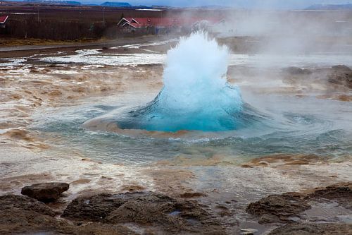 Strokkur geiser op IJsland