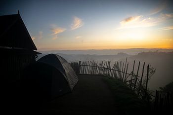 Madagaskar - Sonnenaufgang im Dorf Zafimaniry