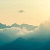 Wolken in de bergen van Pascal Deckarm