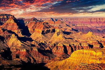 Natuurlijke Wonderkloof en Colorado Rivier Grand Canyon Nationaal Park in Arizona USA met Bewolking van Dieter Walther