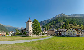 Schloss im Schweizer Nationalpark, Zernez, Engadin, Graubünden, Schweiz von Rene van der Meer