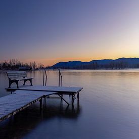 Stille zonsopgang aan de Kochelsee van Teresa Bauer