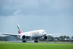 Emirates Airline Boeing 777 landing at Schiphol airport