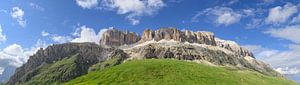 Sellagruppe vom Pordoijoch in den Dolomiten aus gesehen