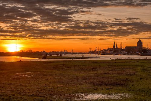 Stadsfront Kampen vanaf de Pijperstaart