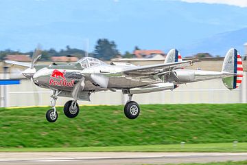 Lockheed P-38 Lightning van de Flying Bulls. van Jaap van den Berg
