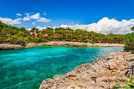 Calo de sa Barca Trencada sur la côte de Santanyi à Majorque, Espagne sur Alex Winter