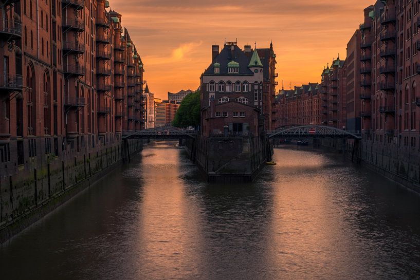 Hamburg by Hello Pompoyo