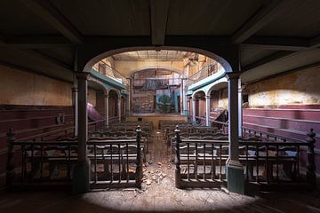 Verlaten theater van Jeroen Kenis
