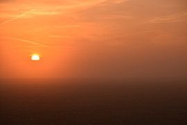 Zonsopkomst in de mist von Maarten Honinx