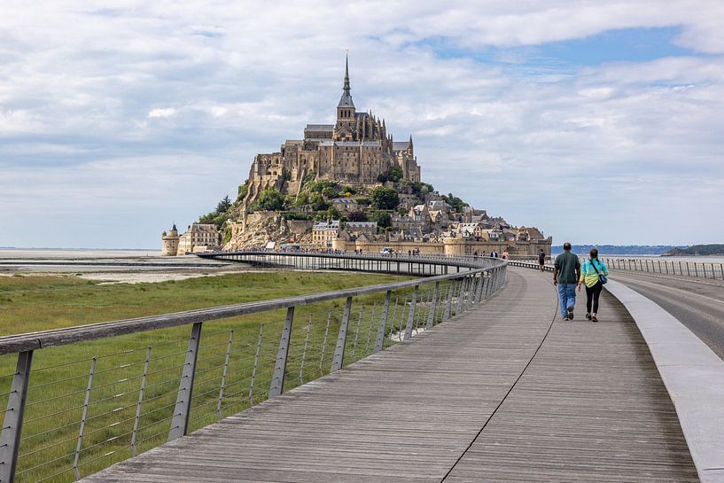 Fußgängerbrücke am Mont Saint-Michel von Easycopters