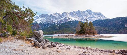 Eibsee en Wetterstein in de winter