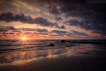 Sonnenuntergang an der niederländischen Küste