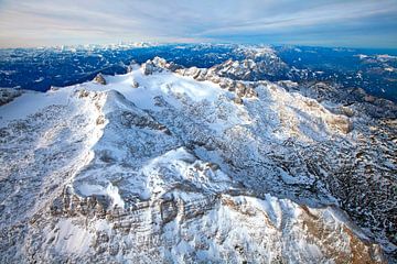 Le massif du Dachstein vu d'en haut sur Christa Kramer