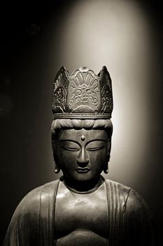 Kopf einer steinernen Buddha-Statue in Sepia von Rob van Keulen