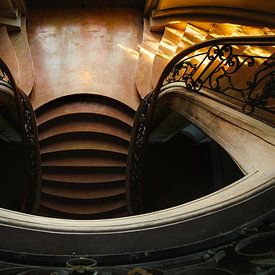 Urbex - Chateau du Loupe - Marmeren trappenhuis van Luuk de Kok