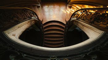 Urbex - Chateau du Loupe - Marmeren trappenhuis