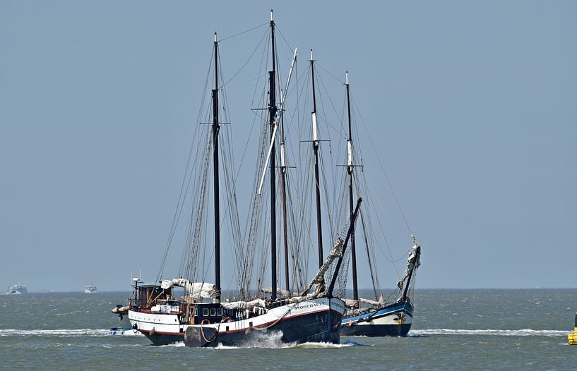 De bruine vloot schepen Storebaelt en Grootvorst van Piet Kooistra
