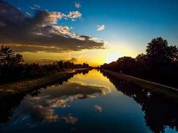 Dortmund-Ems-Kanal bei Sonnenuntergang