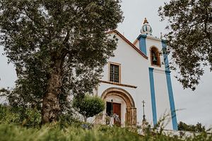 Kirche auf dem Hügel von FotoMariek