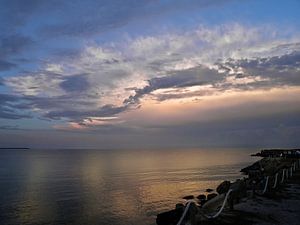 Lumière du coucher de soleil sur la mer Noire sur RuxiQue