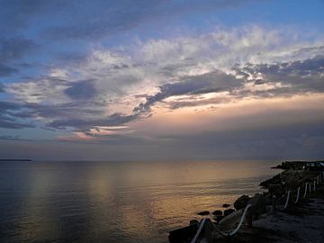 Sunset light over the Black Sea by RuxiQue
