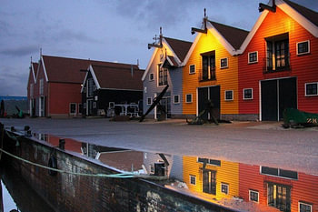 Colours mirrored