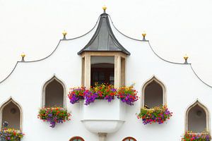 Erker mit Blumen am Rathaus, Altstadt, Kempten