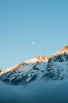 Ochtendzon in Alpe D'Huez van Sam ter Veer