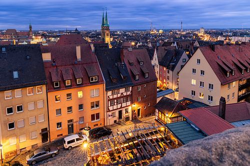 Blick über Nürnberg am Abend