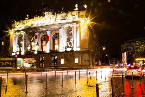 Une photo de nuit de l'Opéra de Lille