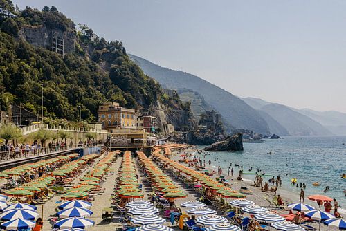 Italiaans strand Cinque Terre Monterosso van W Machiels