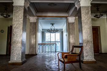 Abandoned hall in sanatorium Tskaltubo, Georgia, Urbex
