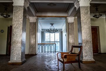 Verlaten zaal in sanatorium Tskaltubo, Georgië, Urbex