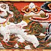 Relief van een leeuw in Bhutan van Theo Molenaar
